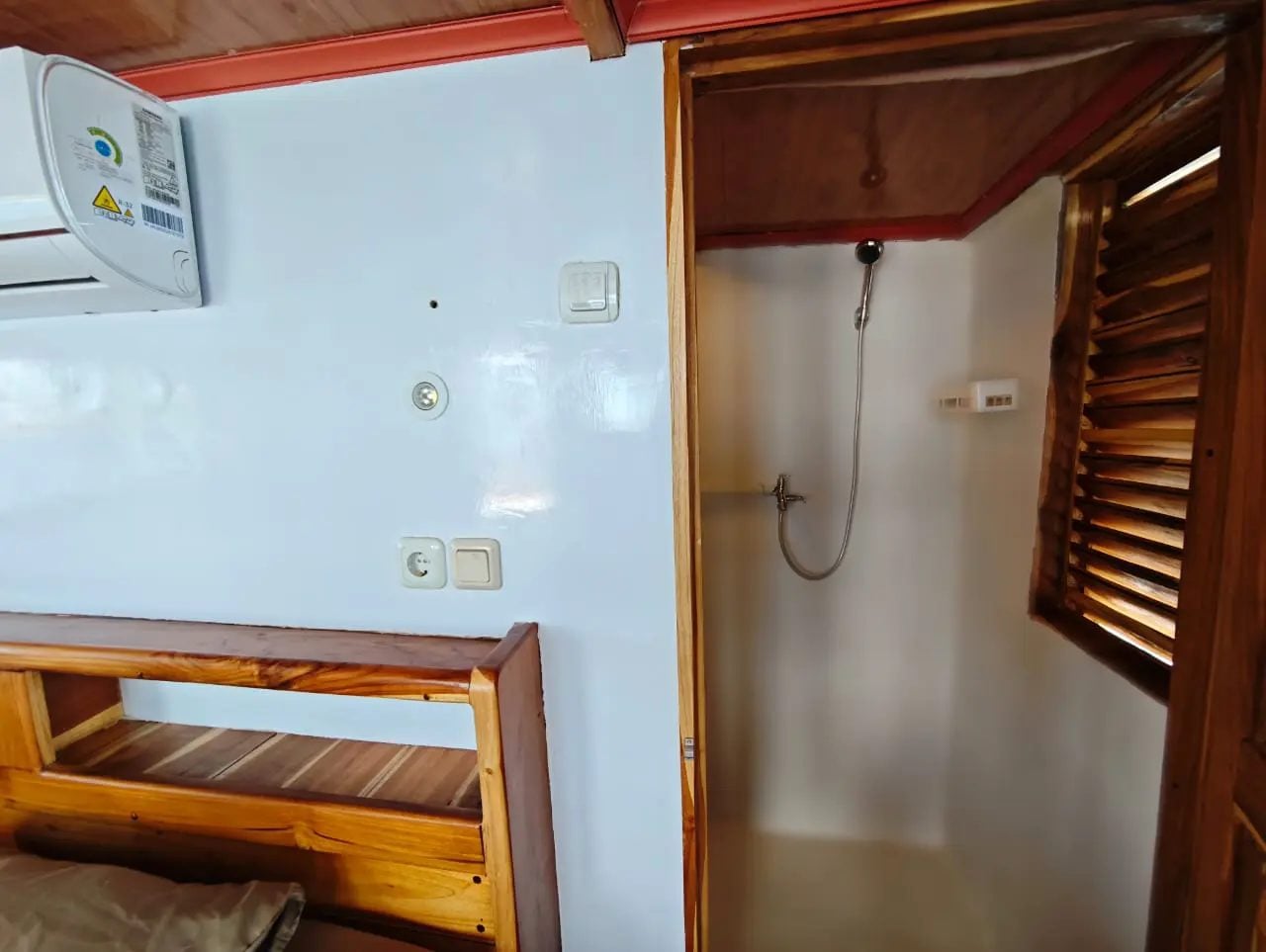 MASTER ROOM cabin aboard El Ashar liveaboard