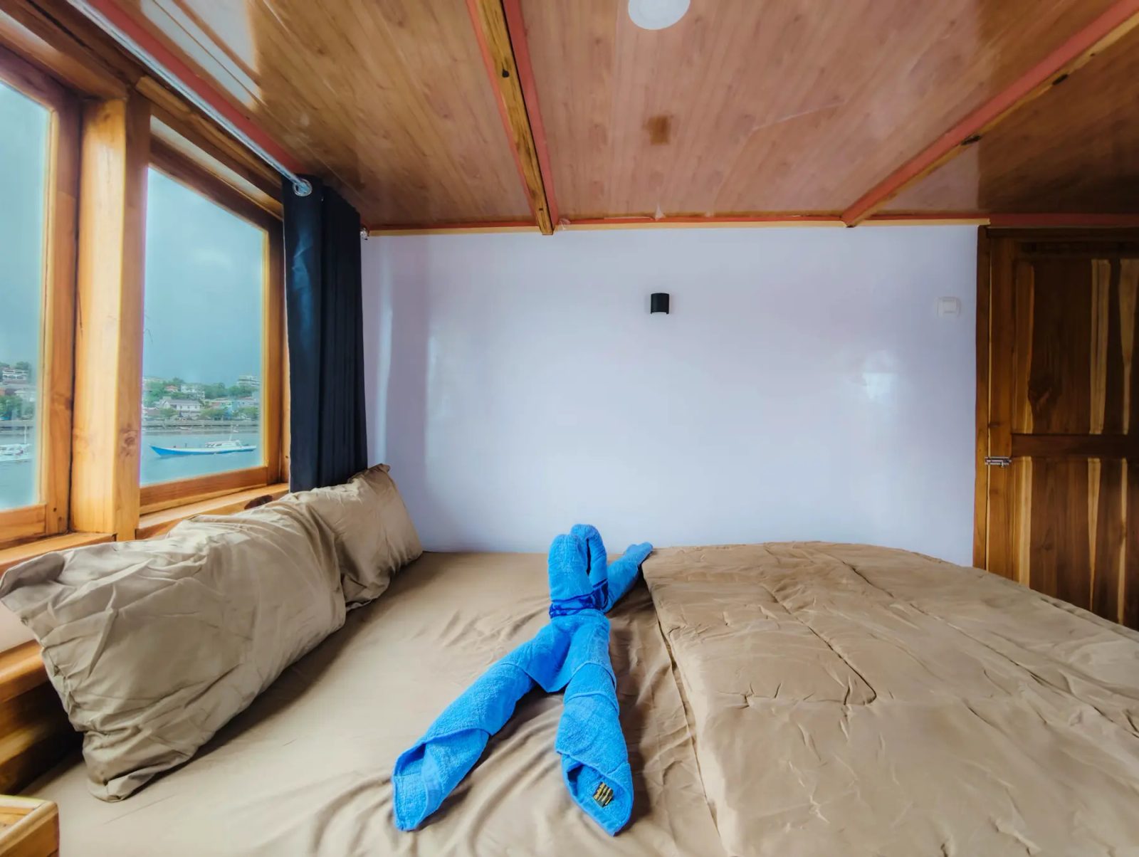 DELUXE ROOM 1 cabin aboard El Ashar liveaboard