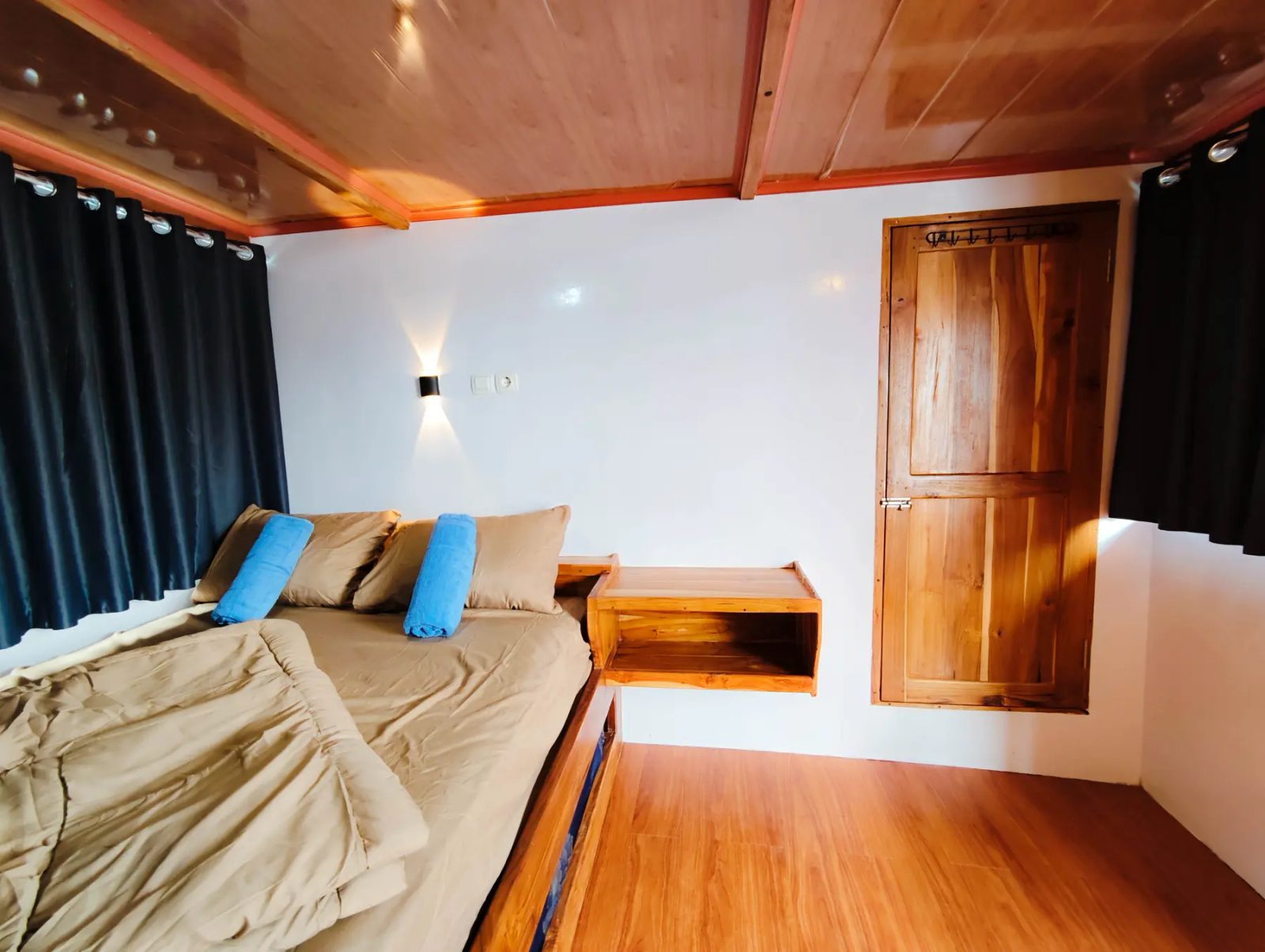 DELUXE ROOM 2 cabin aboard El Ashar liveaboard