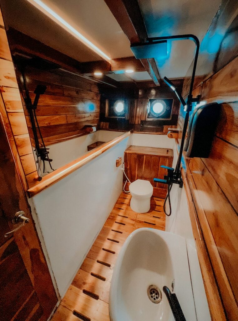 Bima Room cabin aboard Gandiva liveaboard