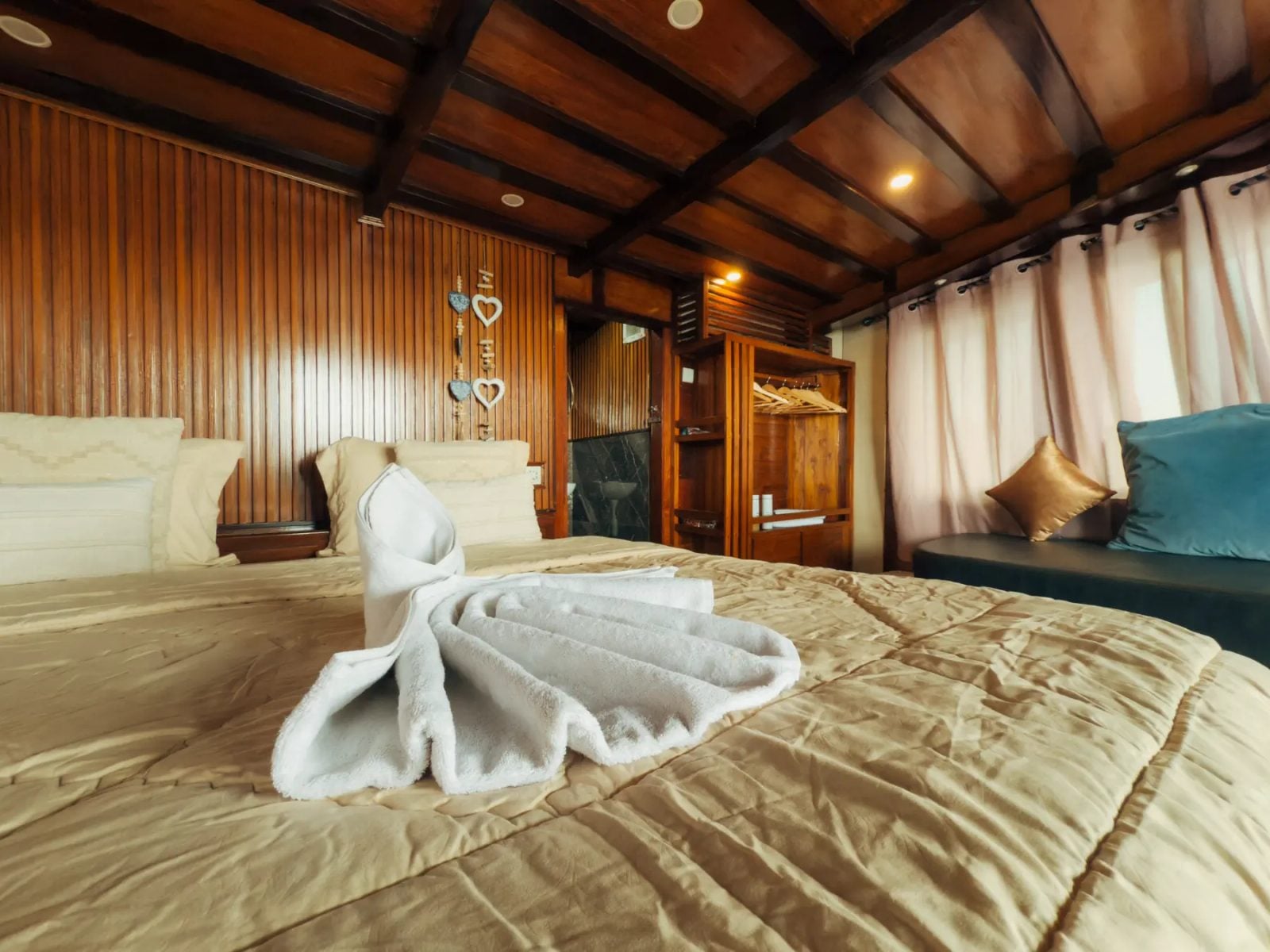 Ocean View cabin aboard Hatiku liveaboard