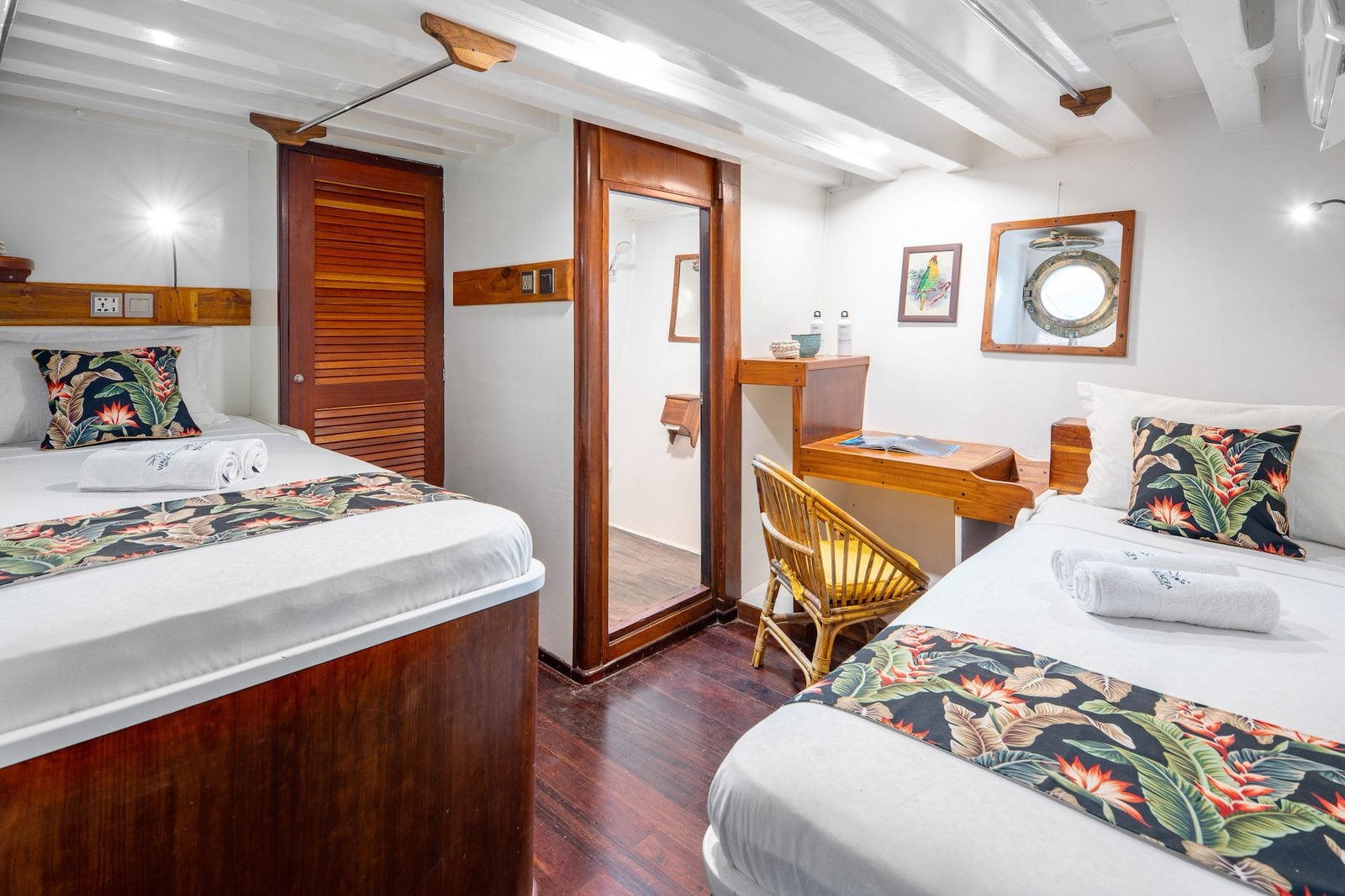 Twin Bed cabin aboard MSY Seahorse liveaboard