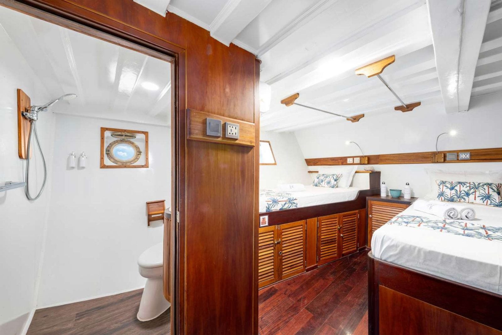 Twin Bed cabin aboard MSY Seahorse liveaboard
