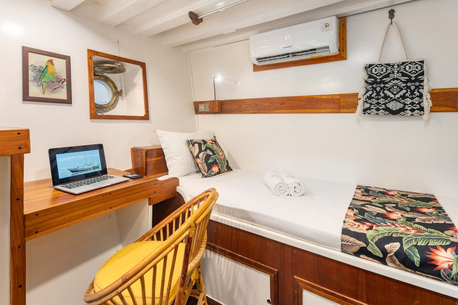 Twin Bed cabin aboard MSY Seahorse liveaboard