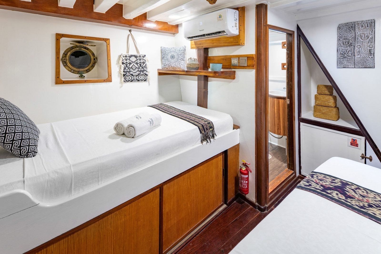 Twin Bed cabin aboard MSY Seahorse liveaboard