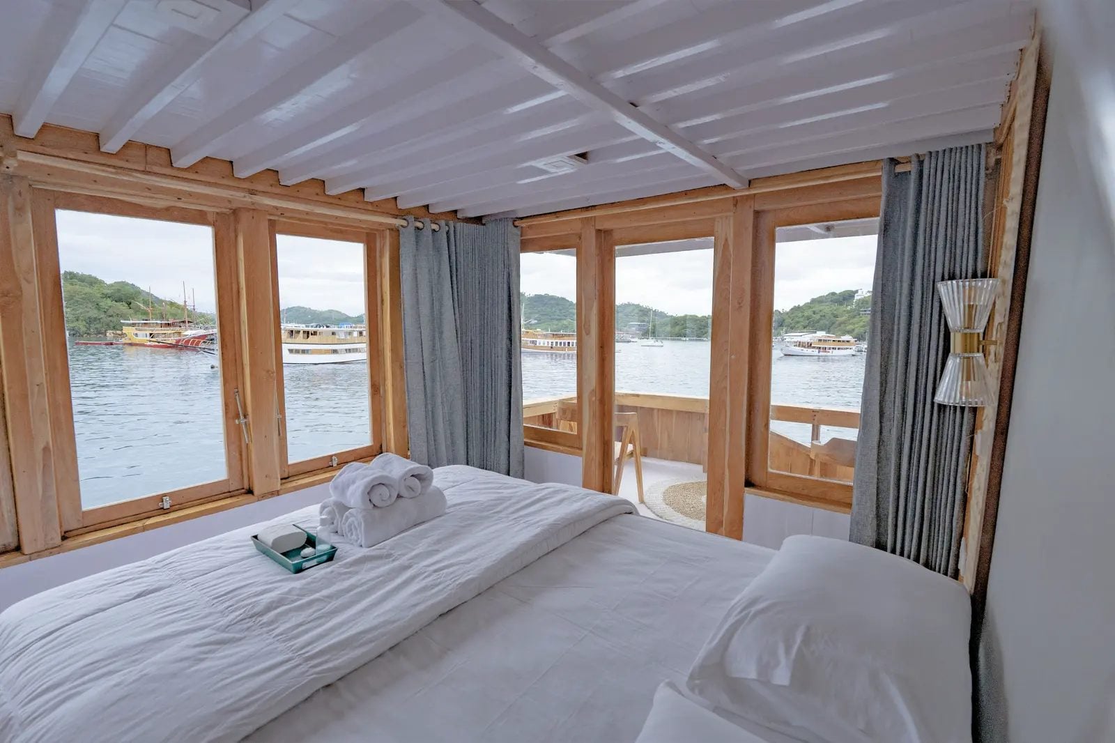 Master Cabin cabin aboard Maheswari liveaboard