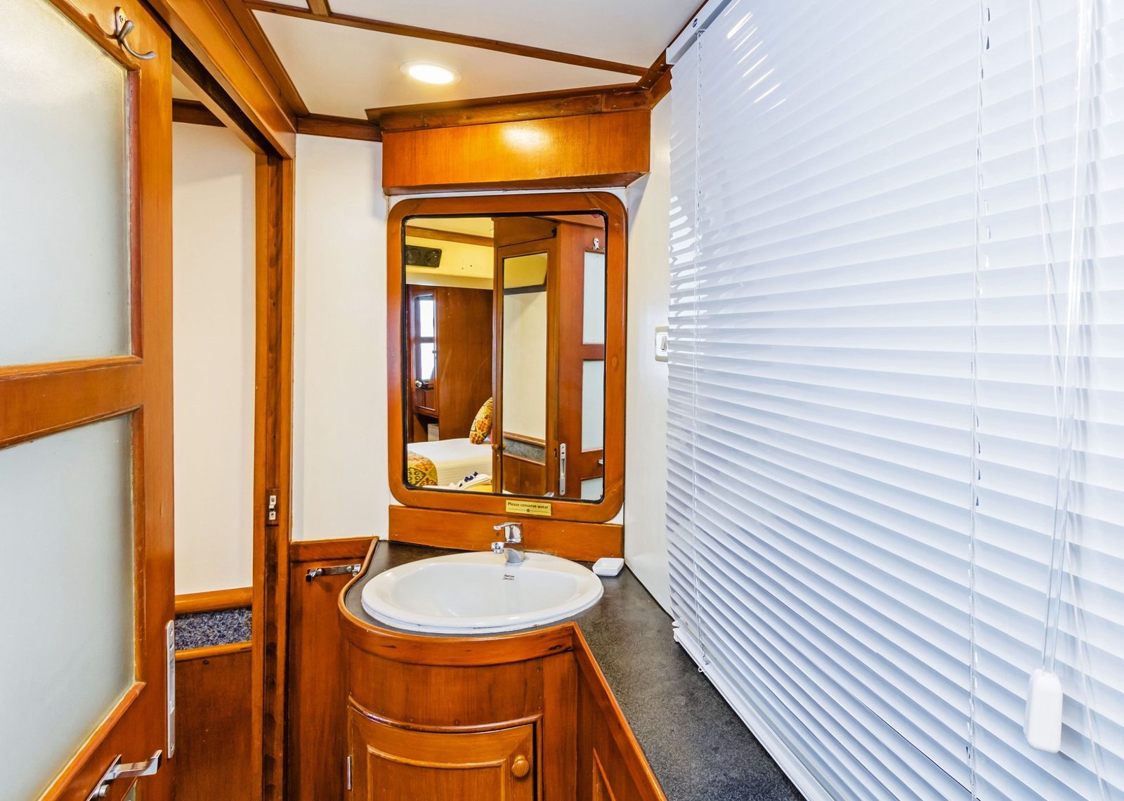 Deluxe Cabin cabin aboard Mermaid I liveaboard