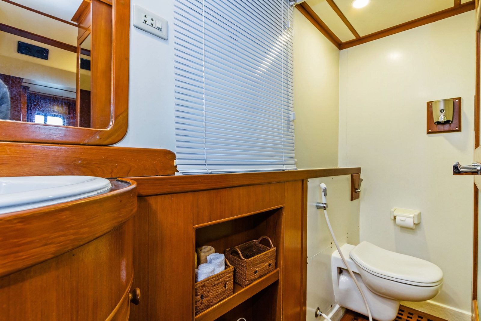 Deluxe Cabin cabin aboard Mermaid I liveaboard