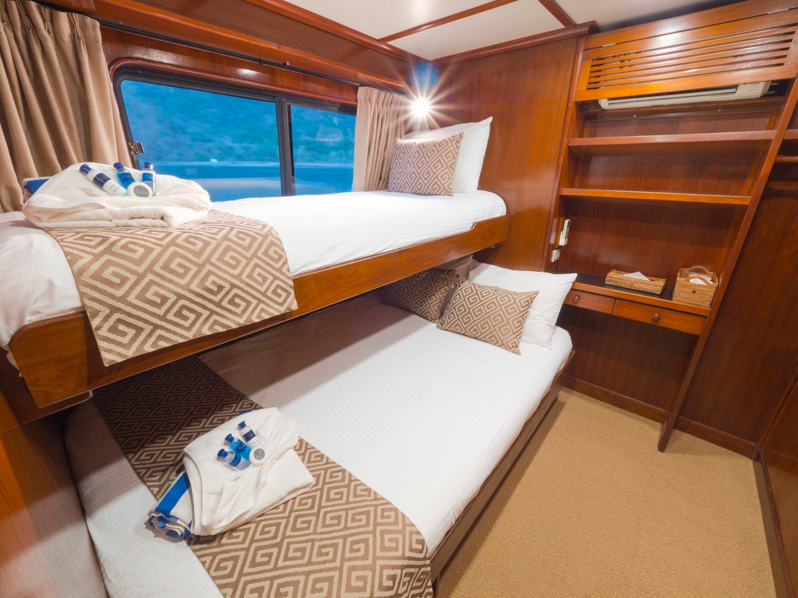 Deluxe Cabin cabin aboard Mermaid II liveaboard