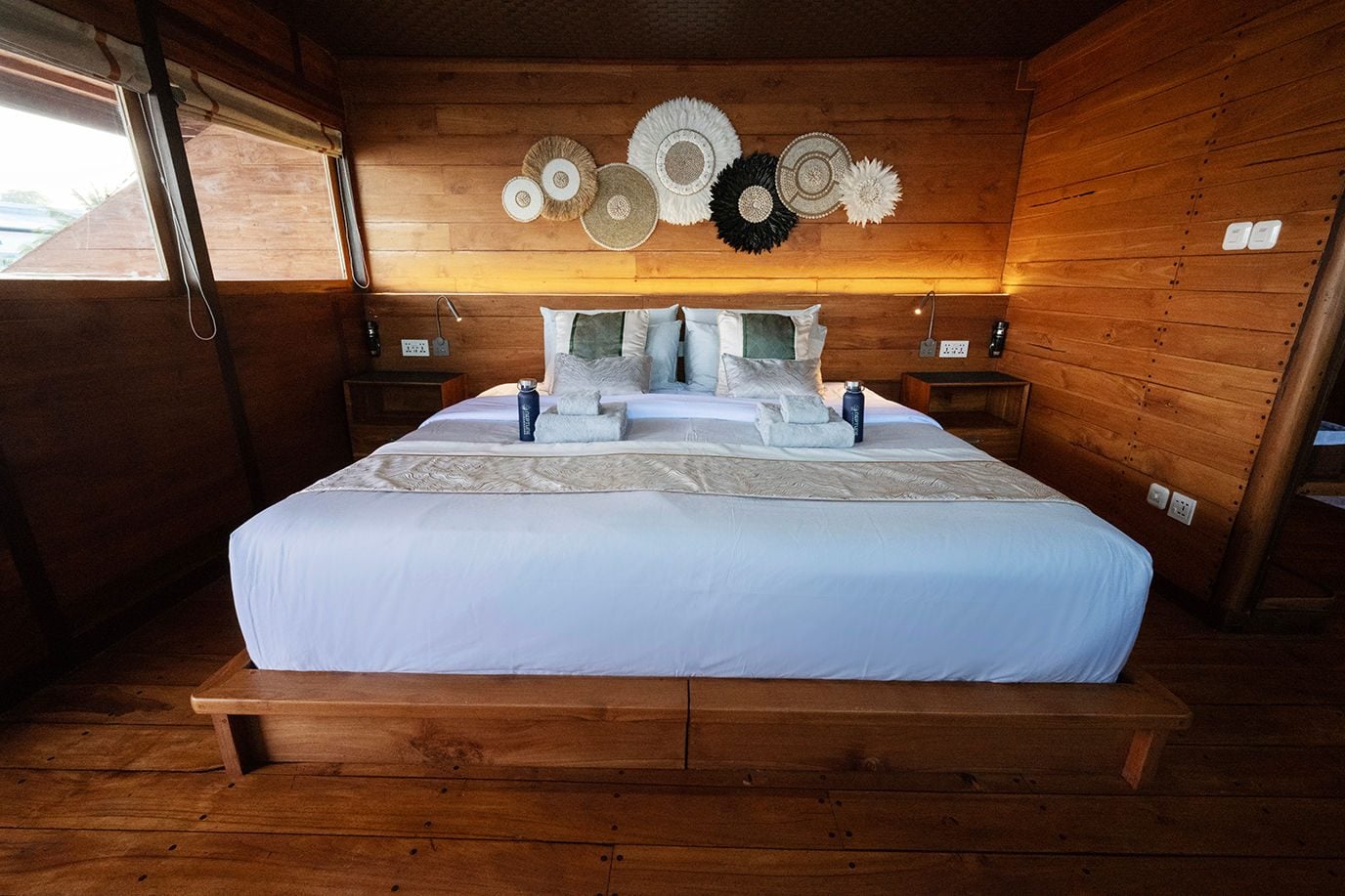 Deluxe Sea View cabin aboard Neptune One liveaboard