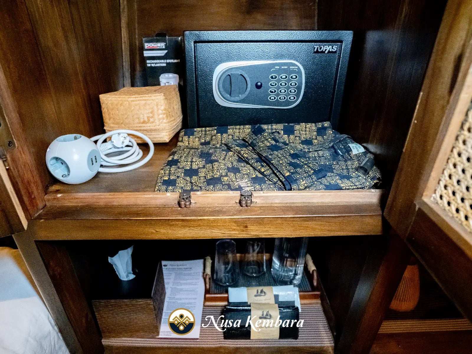 Double Cabin cabin aboard Nusa Kembara liveaboard