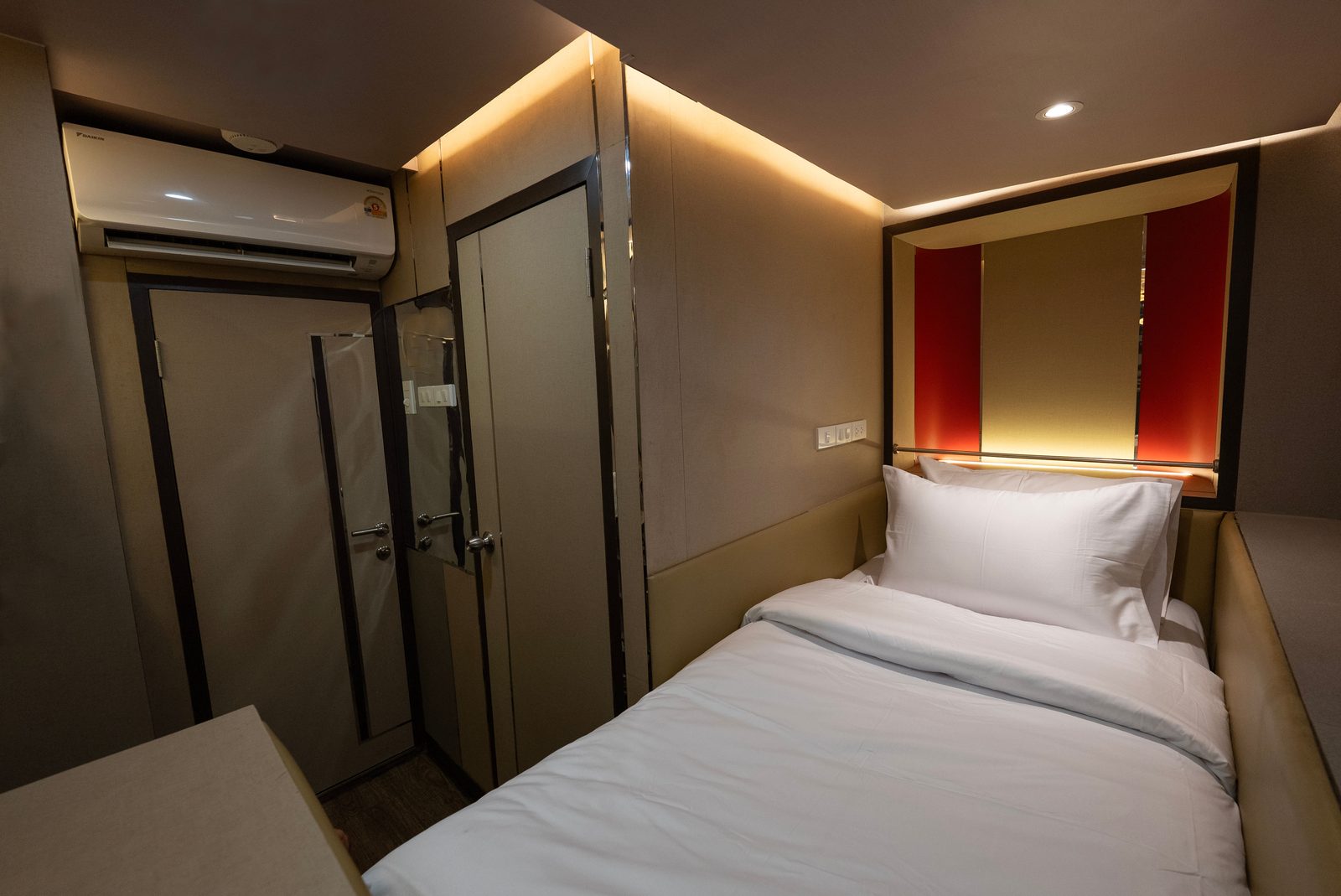Single-Bed Cabin cabin aboard Panunee liveaboard