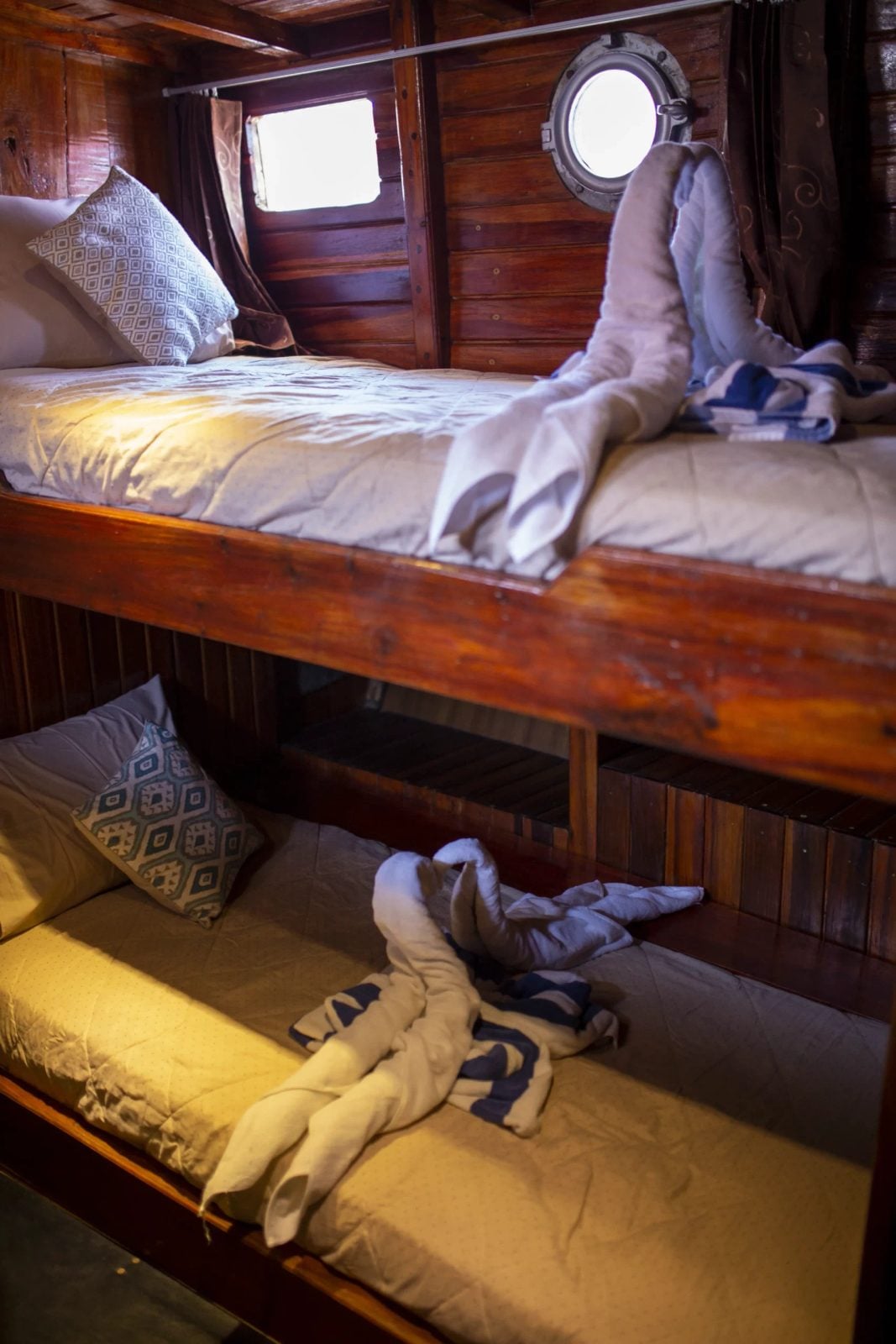 Quad Bunk Cabin cabin aboard Queenesia I liveaboard