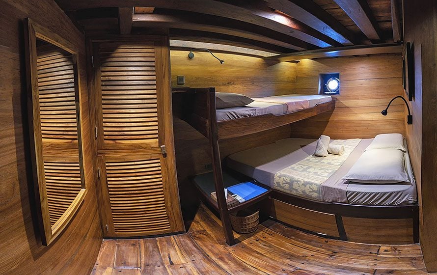 Double Cabin with Single Bunk cabin aboard SMY Ondina liveaboard