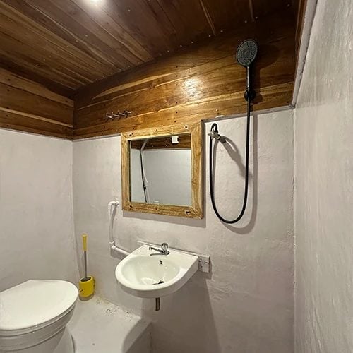 Main Deck Cabin cabin aboard Shenron liveaboard