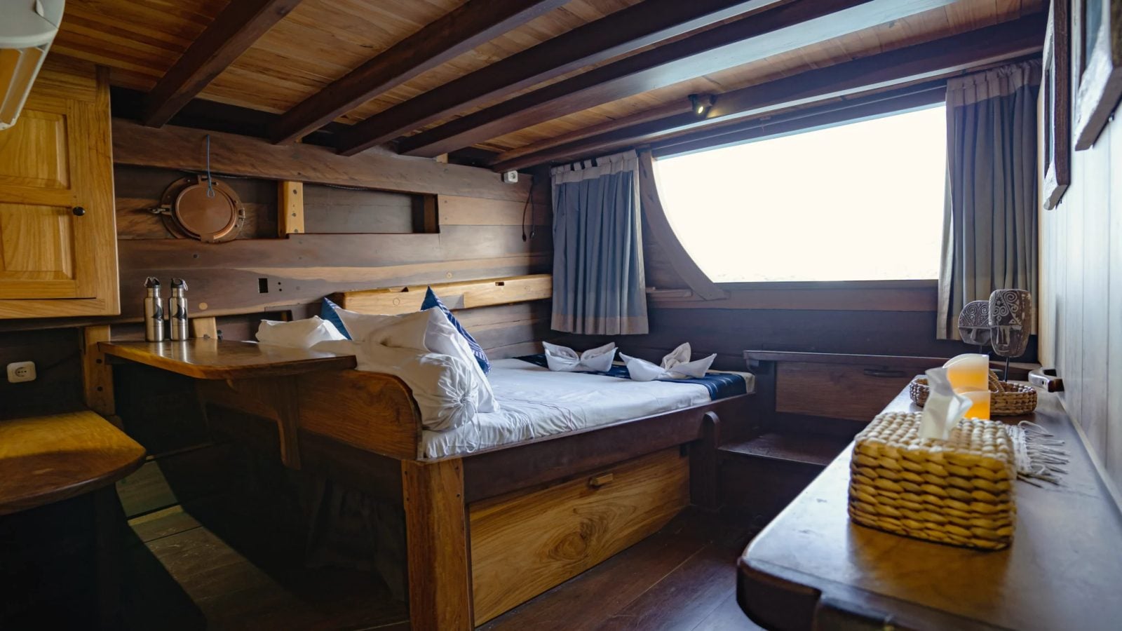 Master Cabin – Sulawesi cabin aboard Teman liveaboard