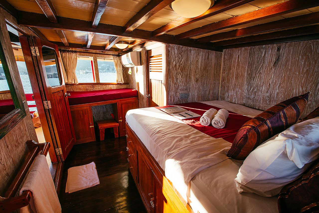 Double State Room (Upper Deck) cabin aboard The Seven Seas liveaboard