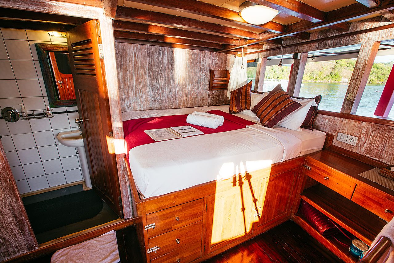 Double State Room (Upper Deck) cabin aboard The Seven Seas liveaboard