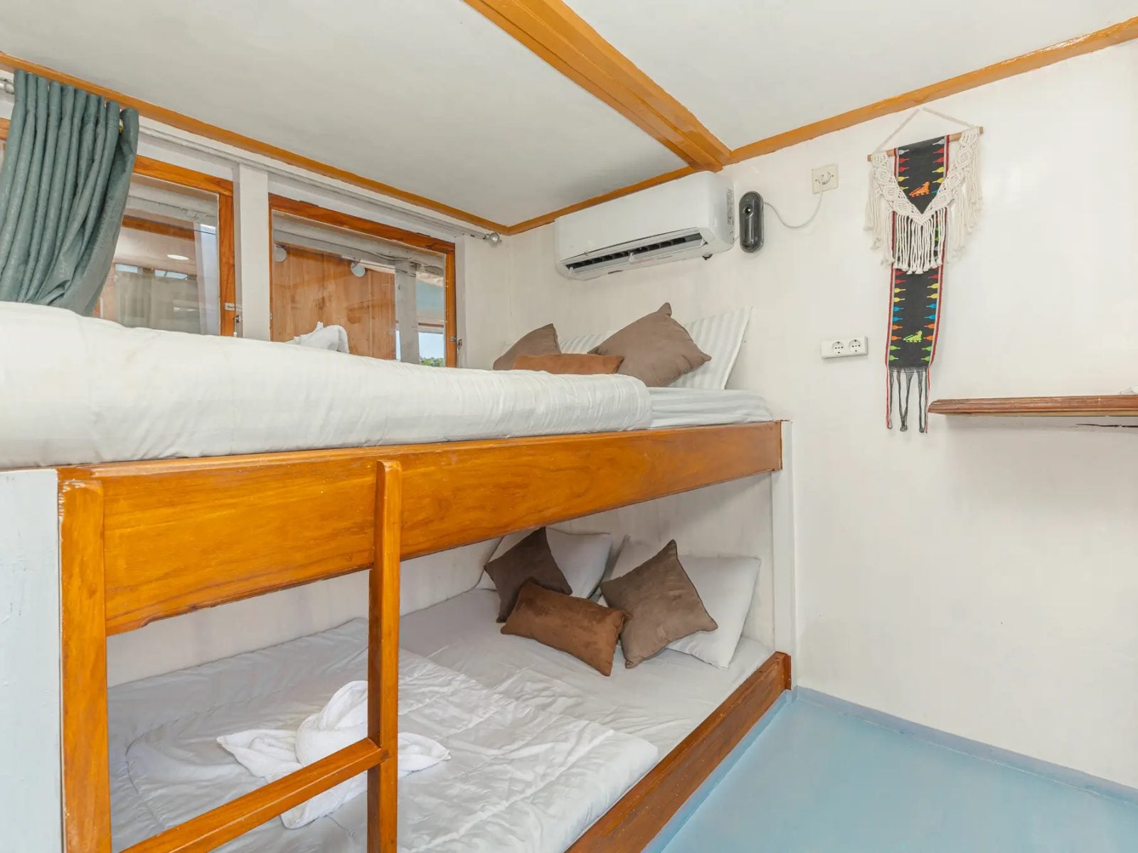 Sharing Cabin 1 cabin aboard Umami liveaboard