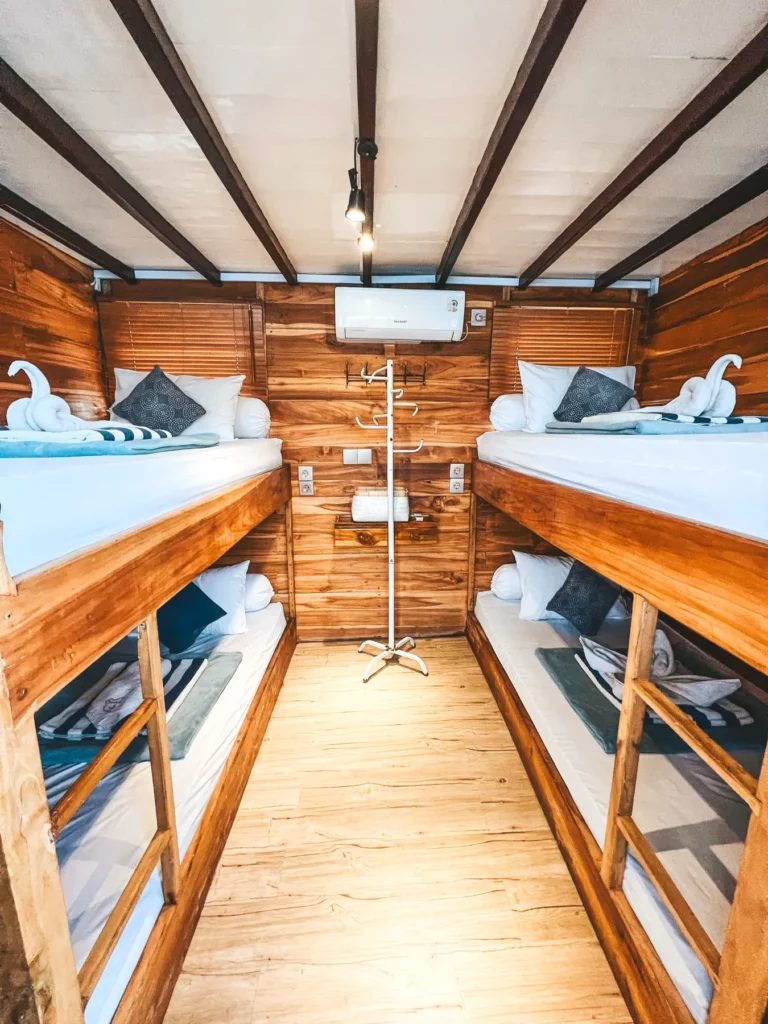 PACIFIC cabin aboard Papiton Lopi liveaboard