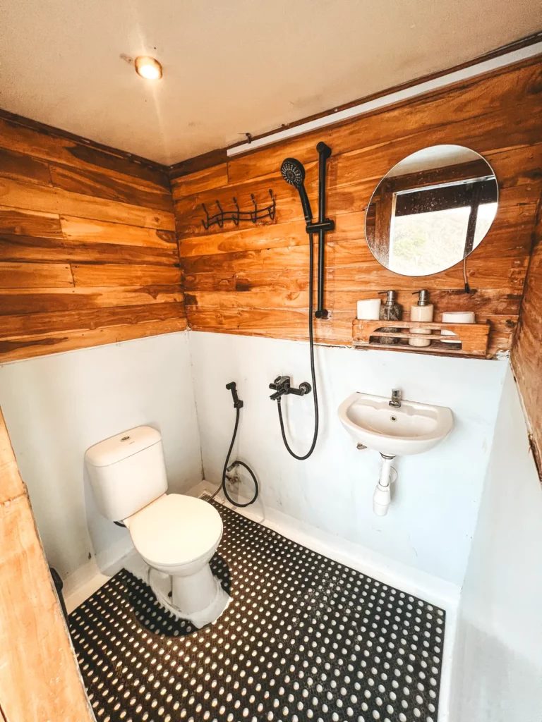 PACIFIC cabin aboard Papiton Lopi liveaboard