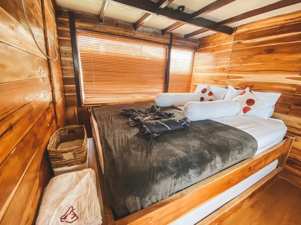 CORAL cabin aboard Papiton Duwa liveaboard