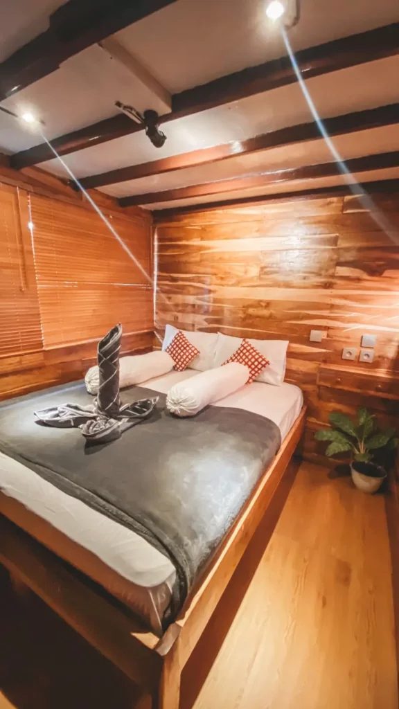 FLOUNDER cabin aboard Papiton Duwa liveaboard