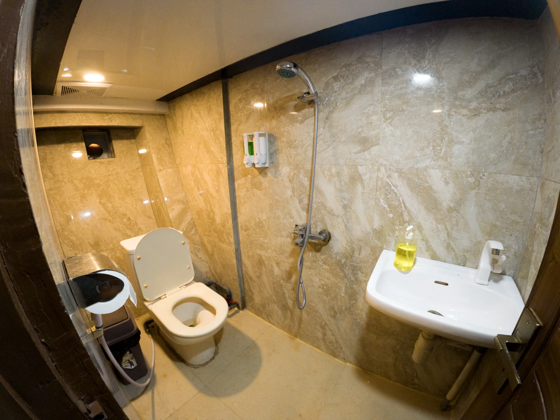 Manta cabin aboard Solana liveaboard