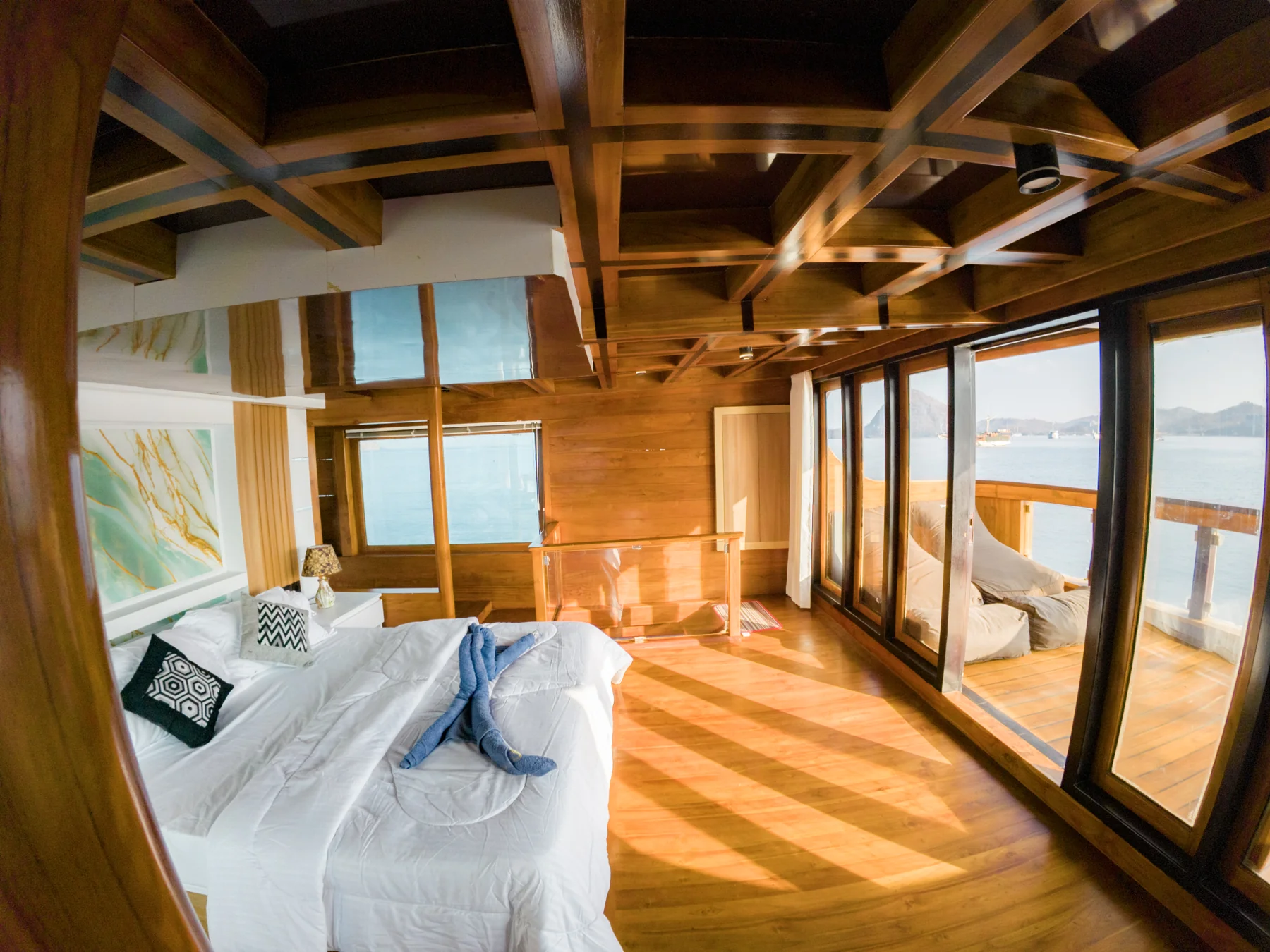 Padar (VIP) cabin aboard Solana liveaboard