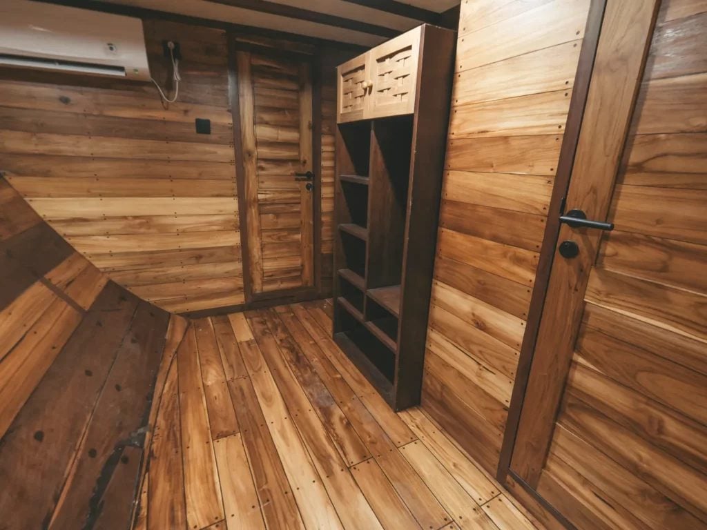 ARUNA cabin aboard Kanthaka liveaboard